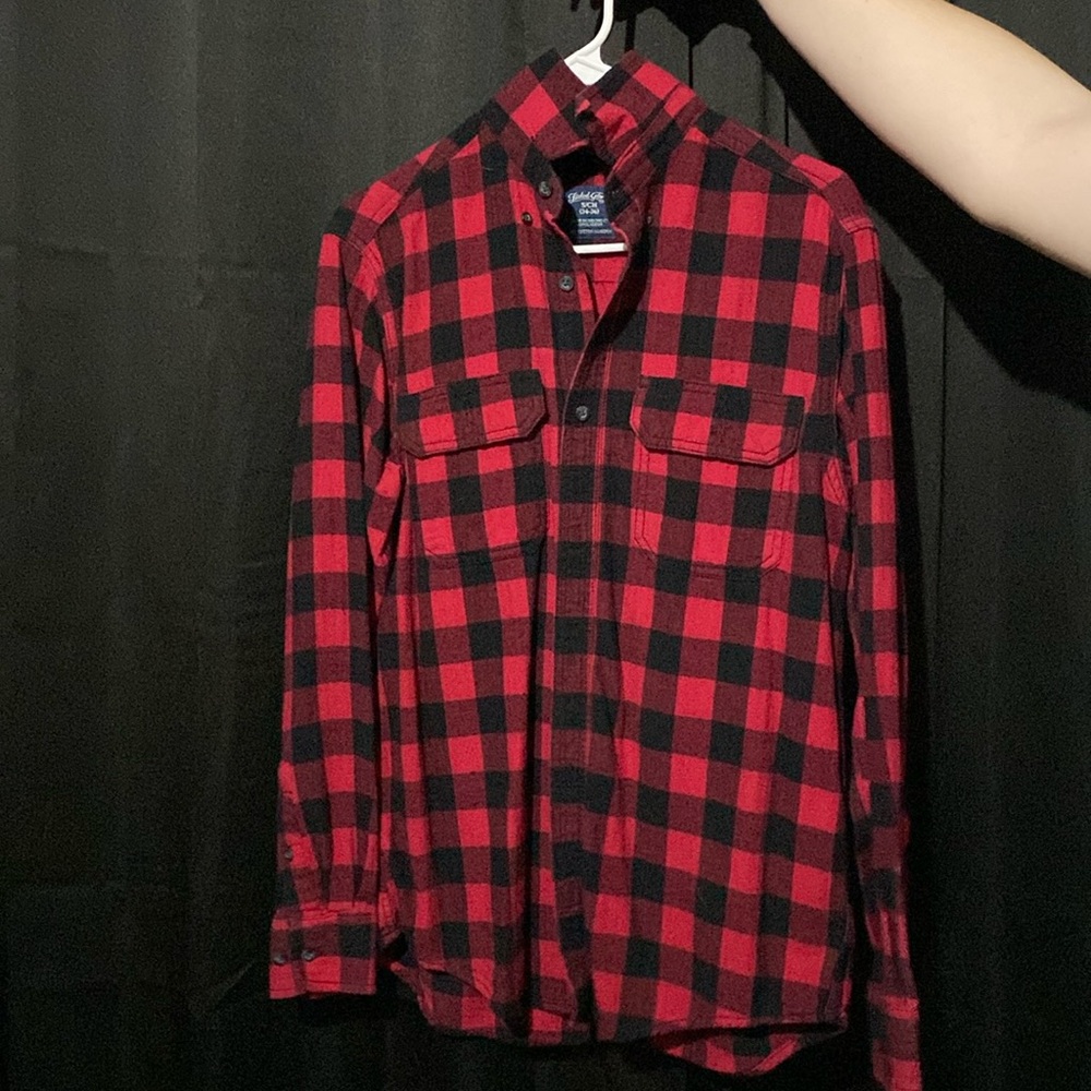 Cute flannel. Could wear for christmasas or other get together !!